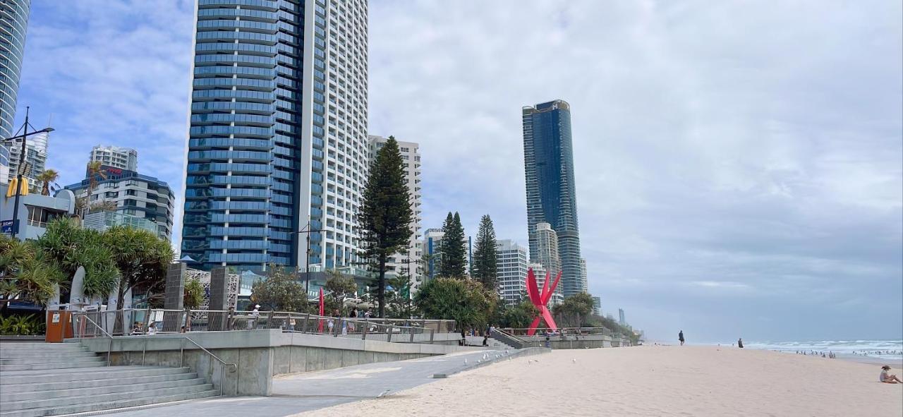 1 Bedroom And 1 Living Room Family Suite Gold Coast Esterno foto
