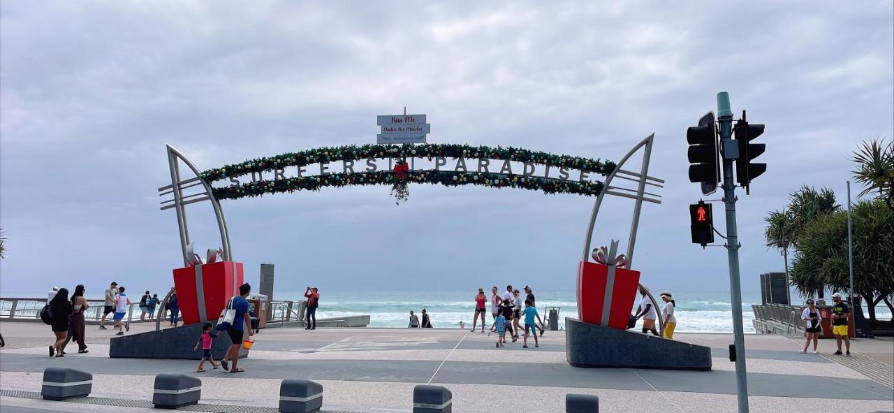 1 Bedroom And 1 Living Room Family Suite Gold Coast Esterno foto