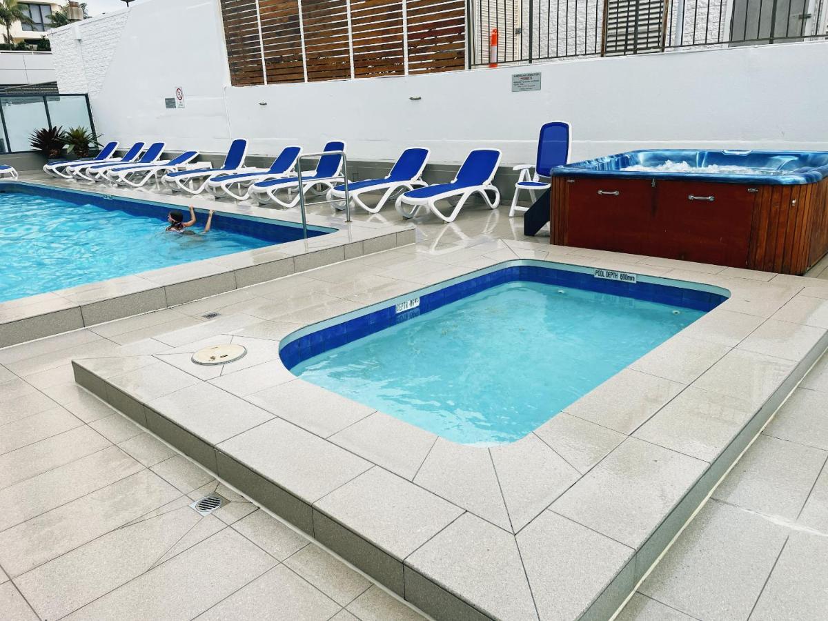 1 Bedroom And 1 Living Room Family Suite Gold Coast Esterno foto