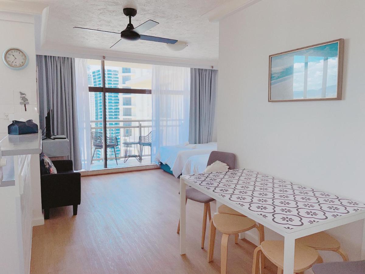 1 Bedroom And 1 Living Room Family Suite Gold Coast Esterno foto